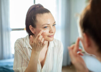 العثور على مادة كيميائية مسببة للسرطان في الكريمات المخصصة لعلاج حب الشباب