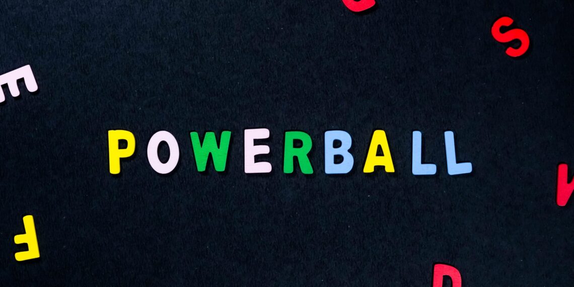 لاعب محظوظ من ميشيغان يفوز بجائزة Powerball البالغة مليون دولار