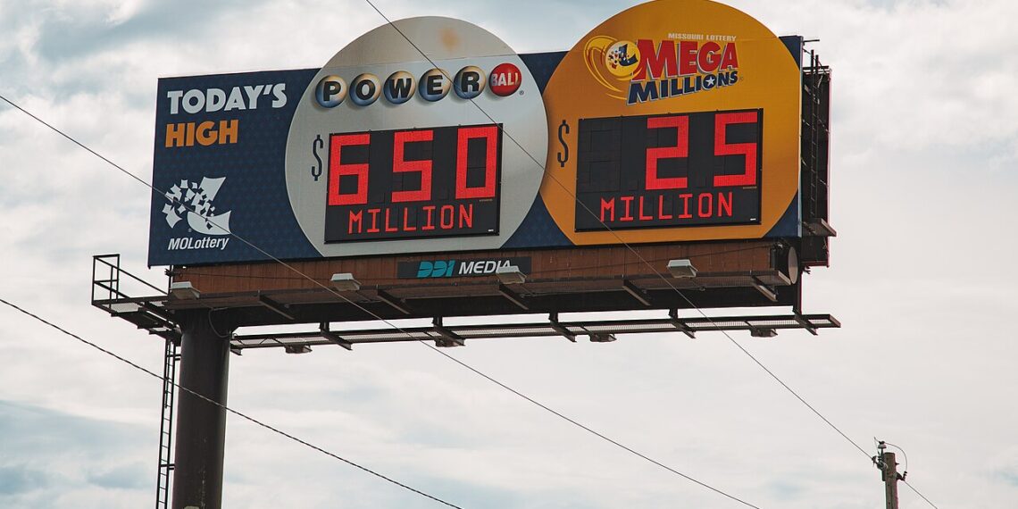 هل يمكنك زيادة احتمالات الفوز بالجائزة الكبرى Mega Millions؟