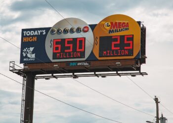 هل يمكنك زيادة احتمالات الفوز بالجائزة الكبرى Mega Millions؟