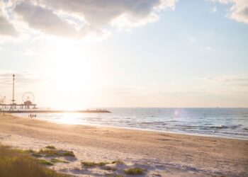 أفضل 5 وجهات شاطئية يمكنك زيارتها هذا الربيع في الولايات المتحدة