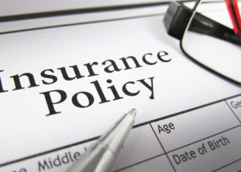 ما السبب وراء ارتفاع تكاليف التأمين على السيارات والمنازل في الولايات المتحدة