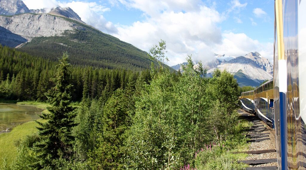 إنطلاق قطار Rocky Mountaineer رسمياً على الطريق الأكثر روعة في أمريكا الشمالية