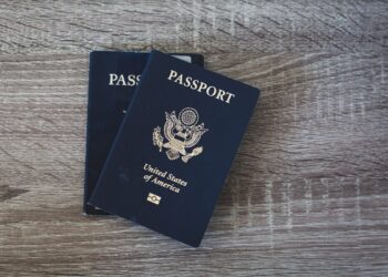 دائرة خدمات الهجرة والجنسية الأمريكية تمدد صلاحية تصريح العمل إلى 540 يوماً