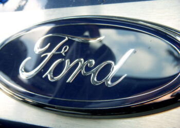 شركة Ford تستدعي أكثر من 456 ألف سيارة لأسباب تتعلق بالسلامة من الحوادث