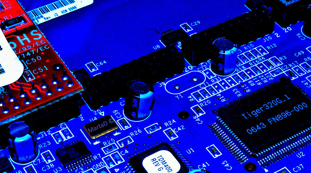 إدارة بايدن تعلن عن تخصيص 6.6 مليار دولار لتمويل إنتاج الرقائق الالكترونية الدقيقة في الولايات المتحدة