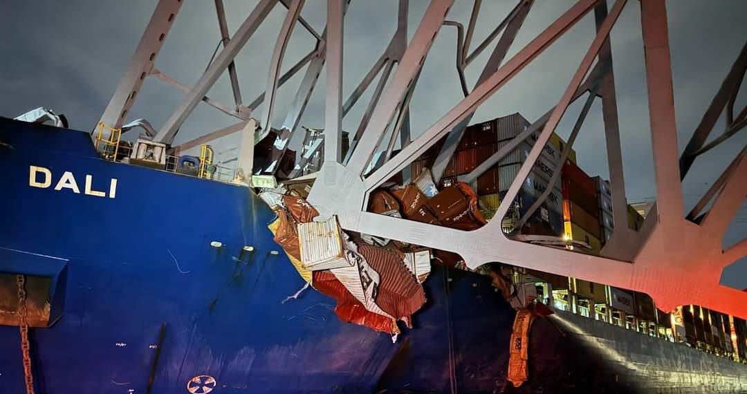 مكتب التحقيقات (FBI) يجري تحقيقاً جنائياً في حادثة انهيار جسر Francis Scott Key في مقاطعة Baltimore