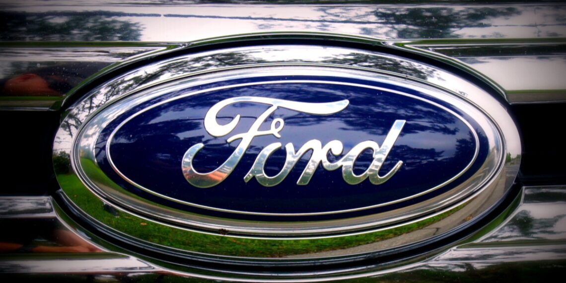 بدء التحقيقات في حوادث سيارات فورد التي تتضمن نظام قيادة آلي