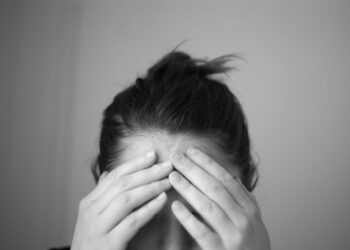 استطلاع رأي: غالبية جيل الشباب لا يشعرون بالاستقرار المالي و النفسي