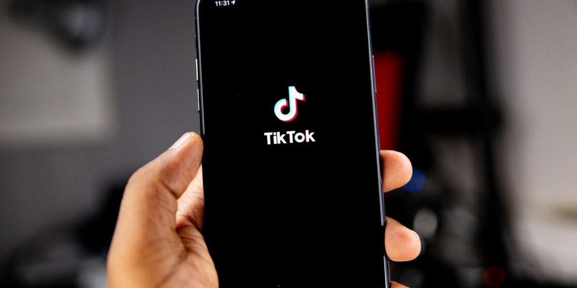 تحذيرات من قيام المراهقين بتشخيص بعض الاضطرابات النفسية عبر TikTok