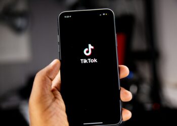 تحذيرات من قيام المراهقين بتشخيص بعض الاضطرابات النفسية عبر TikTok