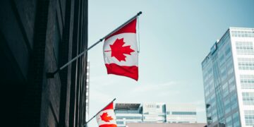 دخول الزيادة في متوسط الأجر المطلوب للحصول على تصريح العمل الكندي حيز التنفيذ