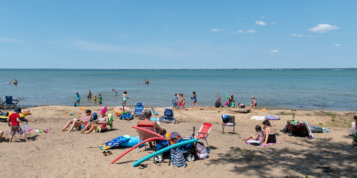 إغلاق 7 شواطئ في ميشيغان بسبب ارتفاع مستويات البكتيريا