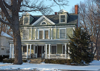 مبيعات المنازل في كندا تسجل ارتفاعاً بنسبة 10% في عام 2024 مقارنةً بالعام الماضي