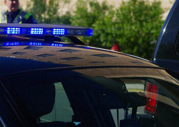 اتهام موظفة في مركز توقيف الأحداث في مقاطعة Wayne بالاعتداء الجنسي على مراهقين