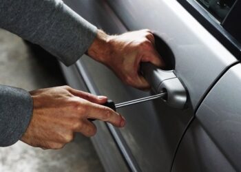 نصائح لحماية سيارتك من المخاطر المتزايدة لسرقة المركبات ذات المفاتيح اللاسلكية