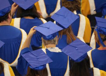 دراسة: معظم الأميركيين يقولون إن الشهادة الجامعية لا تستحق الدين الطلابي