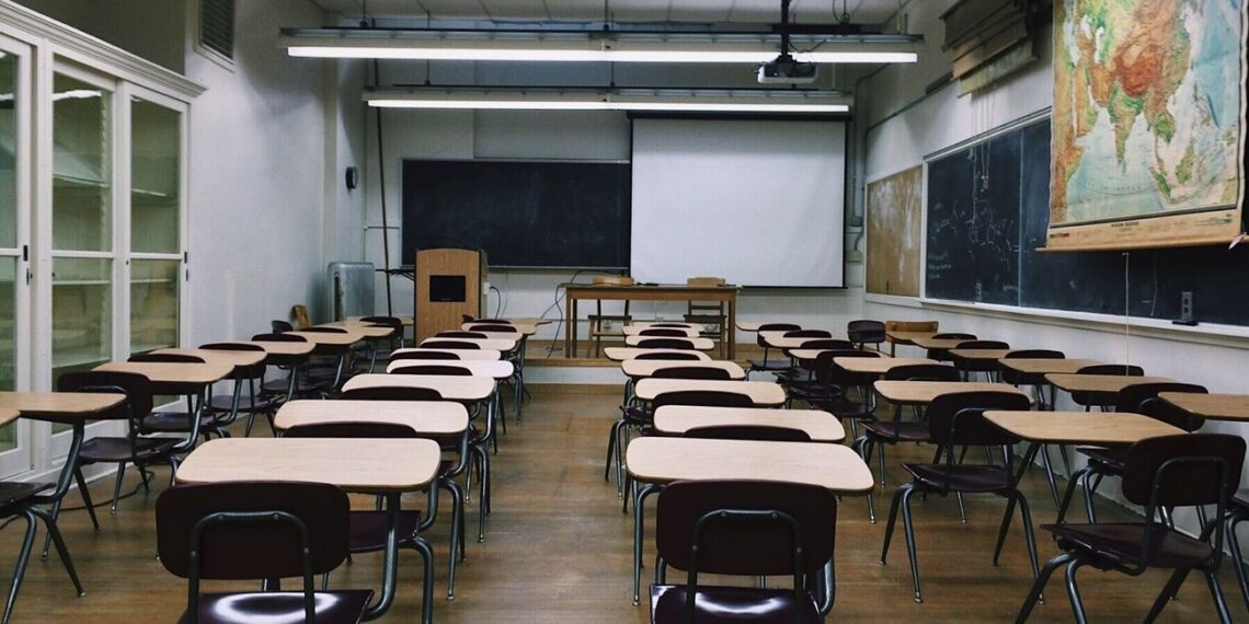 رواتب المعلمين في ميشيغان تنخفض إلى أقل من المتوسط ​​الوطني