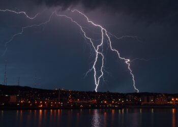 عواصف رعدية شديدة وأمطار غزيرة في توقعات طقس مترو ديترويت لهذا الأسبوع