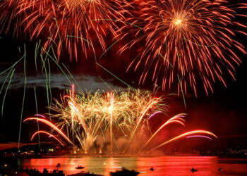 كل ما تحتاج لمعرفته بخصوص عروض Ford للألعاب النارية في ديترويت