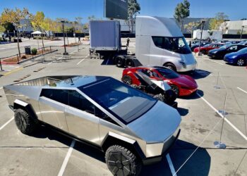استدعاء سيارة Cybertruck من Tesla للمرة الرابعة في الولايات المتحدة