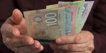 تفاصيل المساعدات الحكومية التي سيحصل عليها الكنديون في صيف عام 2024