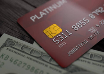 ديون بطاقات الائتمان آخذة في الارتفاع في الولايات المتحدة، وخاصةً في هذه المدن