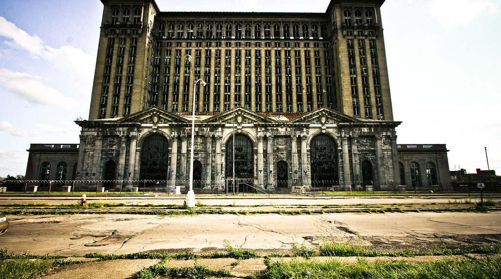 جولات المعلم التاريخي Michigan Central متاحة للزوار طوال فصل الصيف