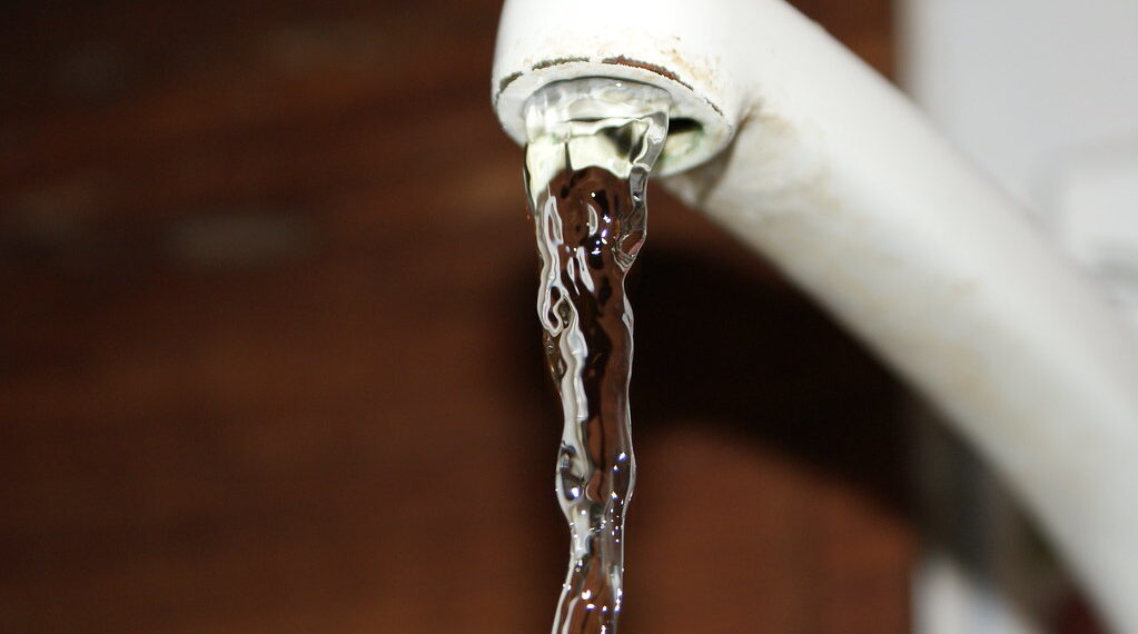 تحذير بعدم شرب ماء الصنبور في بلدة Sylvan على خلفية اقتحام محطة المياه