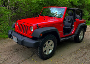 بدء التحقيقات في استدعاء 94000 سيارة Jeep Wrangler 4xe في الولايات المتحدة