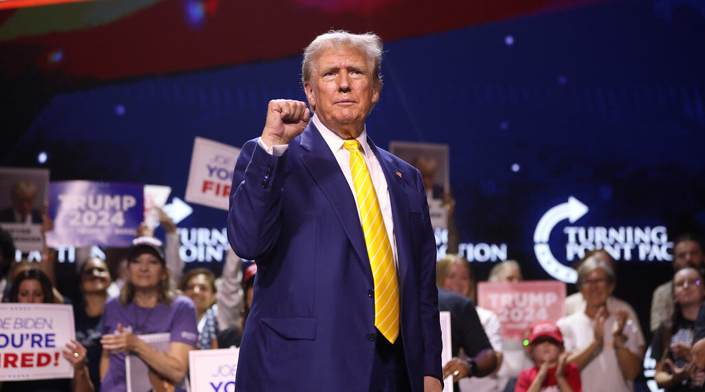 تفاصيل محاولة اغتيال الرئيس الأمريكي السابق دونالد ترامب