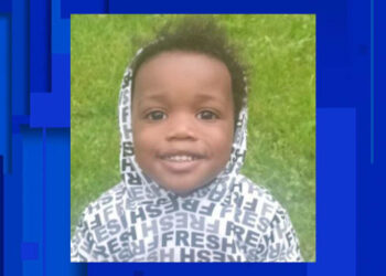 البحث عن صبي يبلغ من العمر عام واحد كان من المفترض أن يتم تسليمه إلى خدمات حماية الطفل في ديترويت