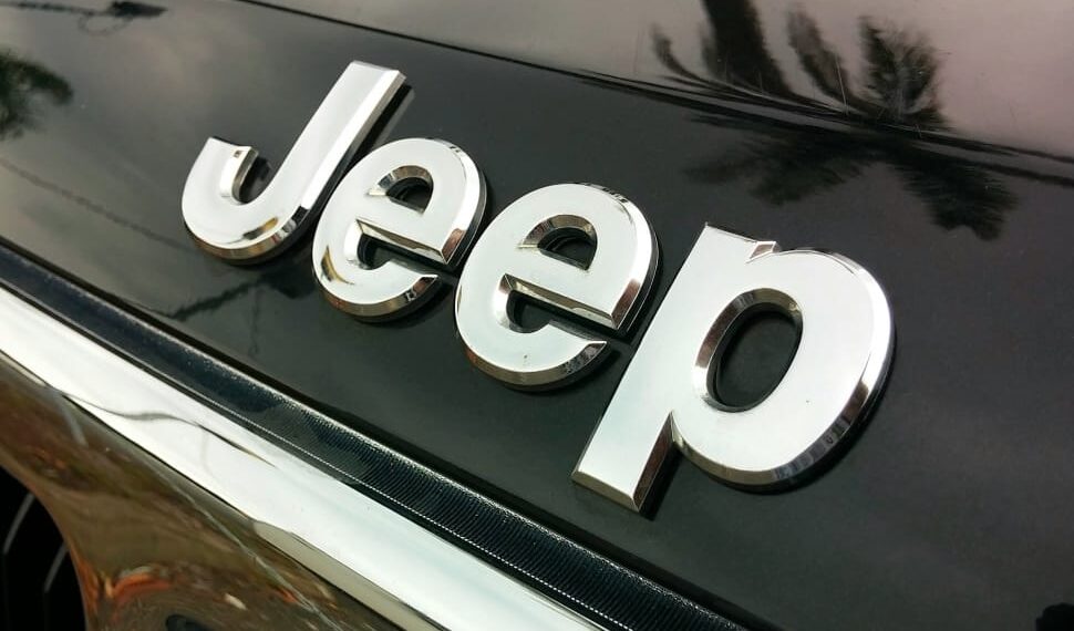 الولايات المتحدة تحقق في عدد من سيارات Jeep بعد تلقي شكاوى بخصوص التوقف المفاجئ للمحرك
