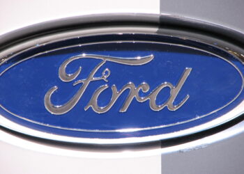 فورد تُحذّر من قيادة العديد من السيارات بسبب وجود مشكلة في الوسادة الهوائية