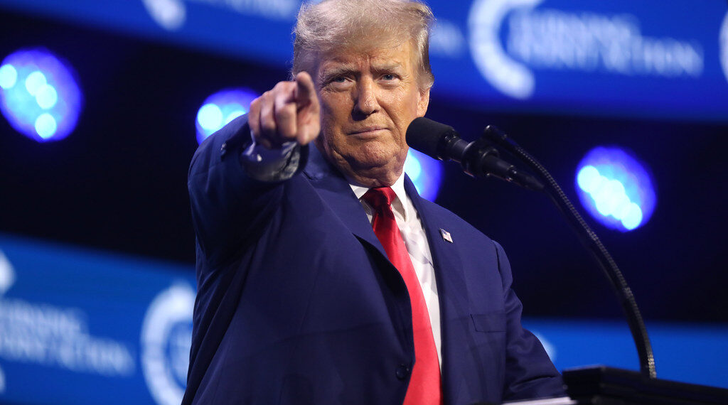 استطلاع رأي: ترامب يتقدم على هاريس بنقطة واحدة في ميشيغان