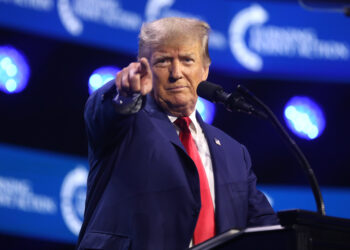 استطلاع رأي: ترامب يتقدم على هاريس بنقطة واحدة في ميشيغان