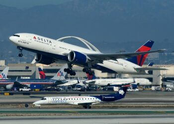 خطوط Delta الجوية تتهم مايكروسوفت في تسببهم بخسارة قدرها 500 مليون دولار