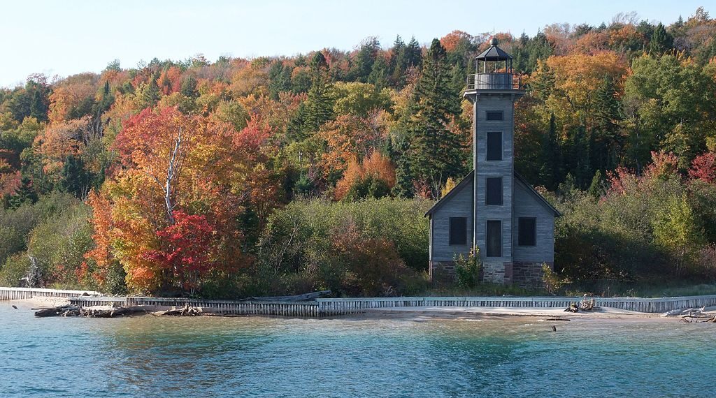 4 وجهات شاطئية لا تحظى بالتقدير الكافي يمكن للأمريكيين زيارتها هذا الخريف