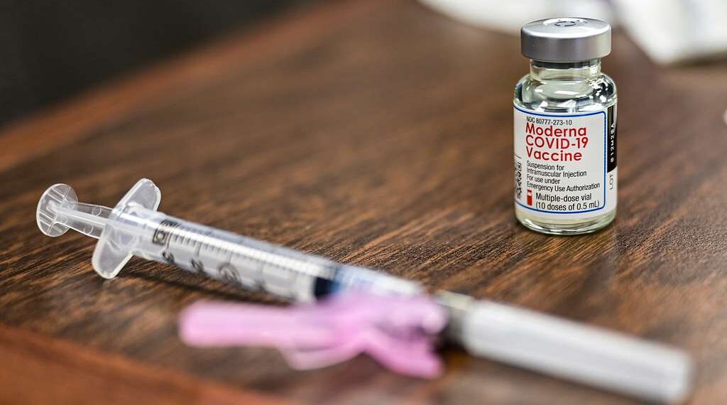 مركز السيطرة على الأمراض (CDC) يحث جميع السكان على تلقي اللقاحات المحدثة قبل موسم الشتاء