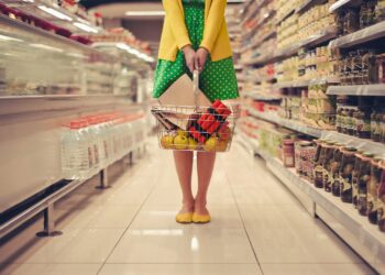 استطلاع رأي: غالبية الشباب الأمريكي من الجيل Z يعتبرون تكلفة المعيشة هي القضية الانتخابية الأولى