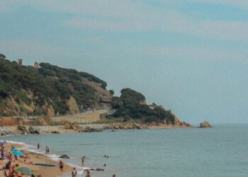 4 وجهات شاطئية أوروبية يمكن للأمريكيين السفر إليها هذا الخريف