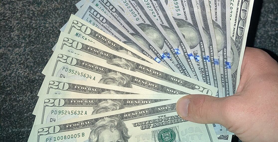 نظرة على متوسط الدخل السنوي لمختلف المهن في الولايات المتحدة