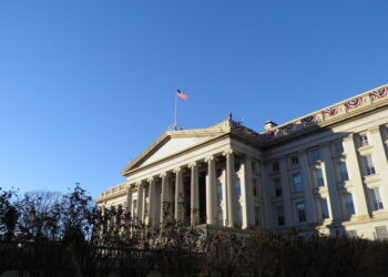 الخزانة تسترد 1.3 مليار دولار من الضرائب غير المدفوعة من أصحاب الثروات العالية