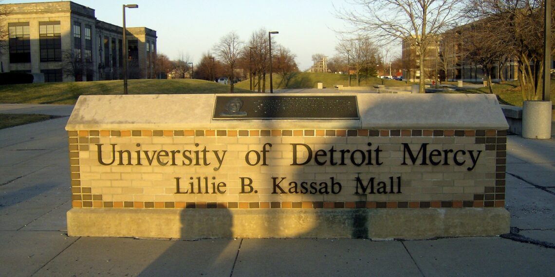 تصنيف جامعة Detroit Mercy ضمن أفضل 50 كلية في أمريكا