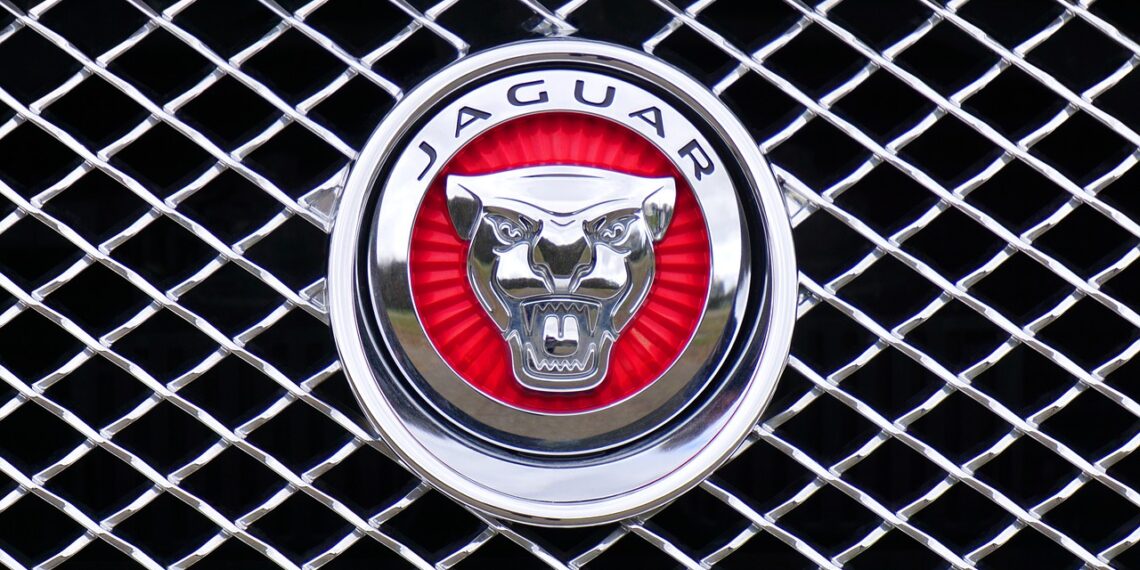 شركة Jaguar تستدعي ألاف السيارات لأسباب تتعلق بالسلامة من الحرائق