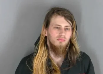 والد الطفل الذي توفي جوعاً العام الماضي لم ينكر التهم الموجهة إليه في وفاة ابنه