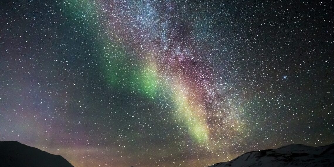 سكان ميشيغان على موعد مع عرض مذهل للشفق القطبي ليلة الجمعة