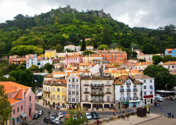 4 وجهات سياحية في أوروبا يمكن الأمريكيين السفر إليها خلال الشتاء دون إنفاق الكثير من المال