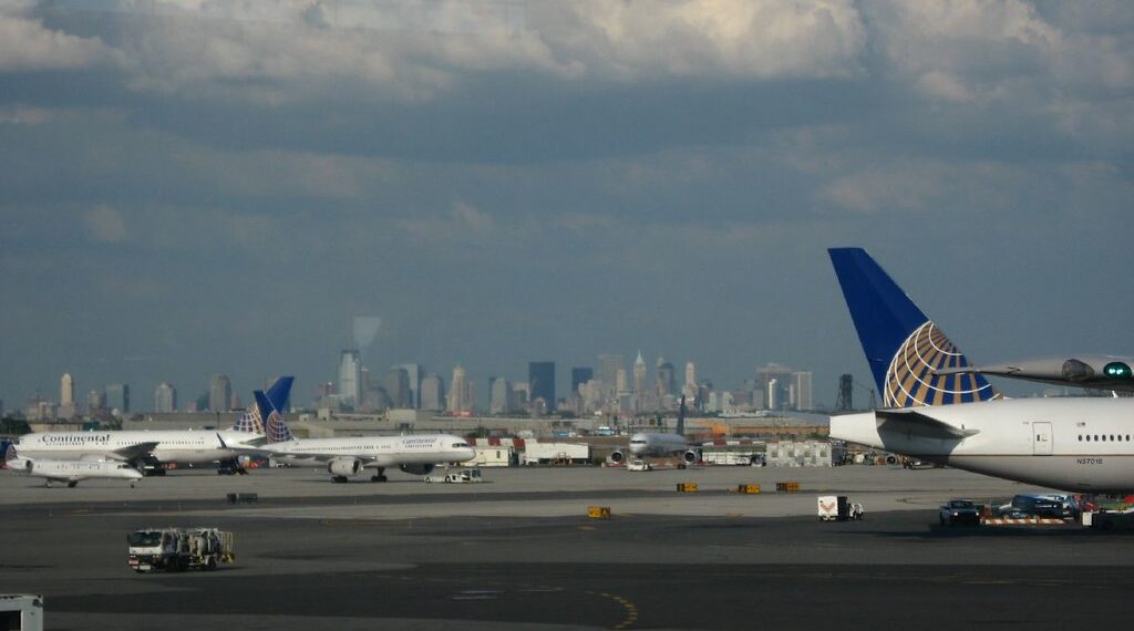 قائمة بأكثر وأقل المطارات تأخيراً في الولايات المتحدة وفقاً لKayak