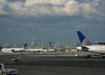 قائمة بأكثر وأقل المطارات تأخيراً في الولايات المتحدة وفقاً لKayak
